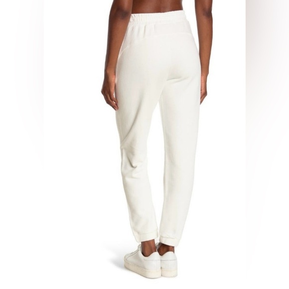 💥PRICE DROP💥 Essential Pocket Joggers - Picture 2 of 8